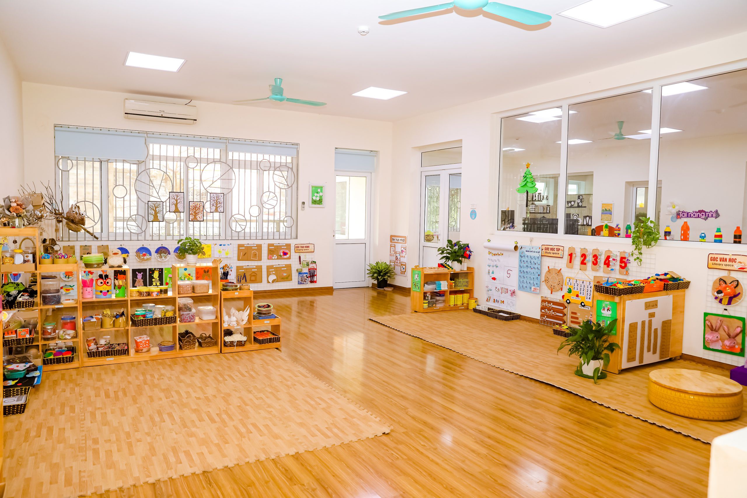 Chọn vật liệu lát sàn trường mầm non loại nào tốt bền nhất?